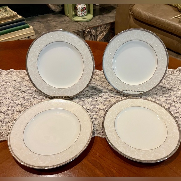 4 - Noritake “Satin Lace” Plates NWT - Picture 3 of 6